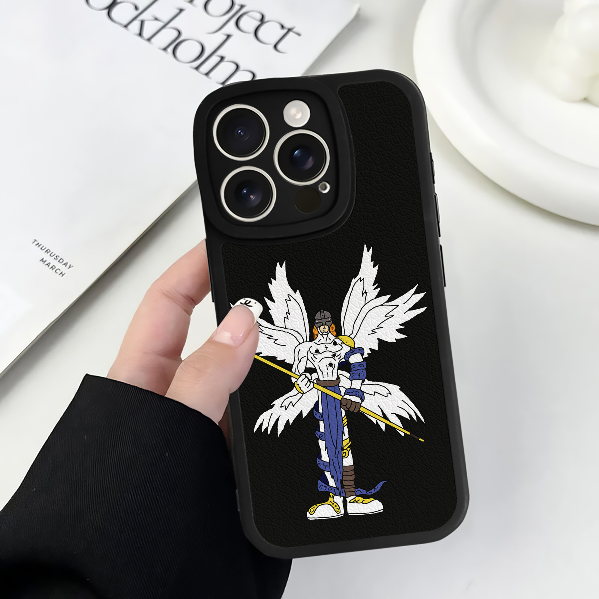 （画像用） Digimon デジタルモンスター/デジモン 【iPhone 16シリーズ対応】シリコンスマホケース（レザー調） 材質：シリコン